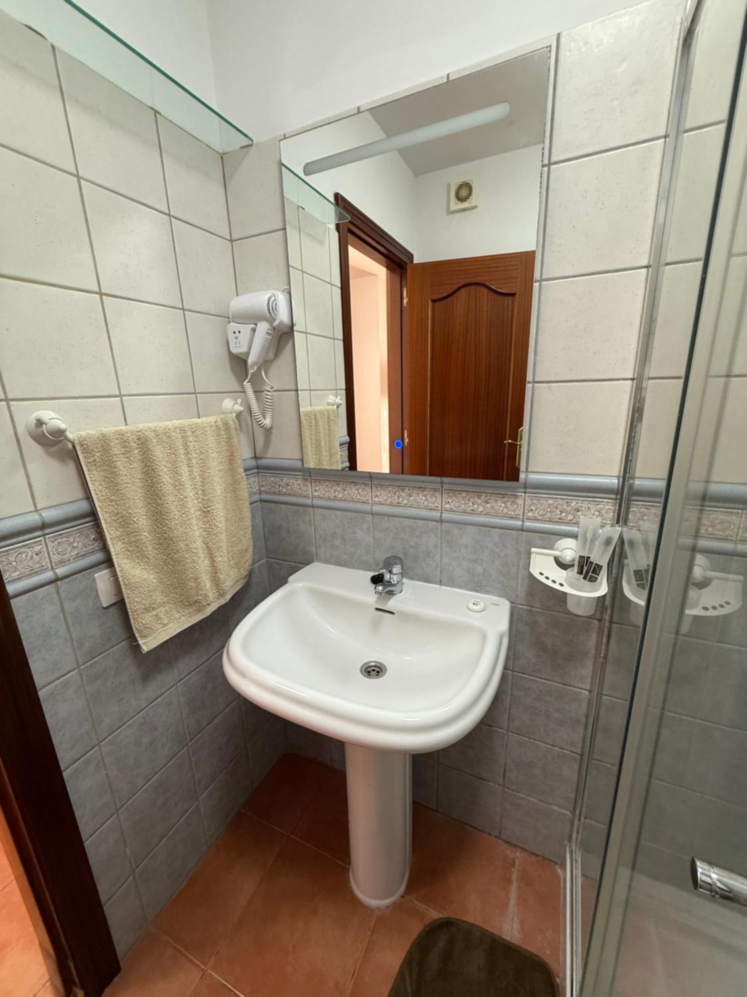 Apartamento Brisas Del Sur - Oasis Tenerife Sur Playa de San Juan  Bagian luar foto